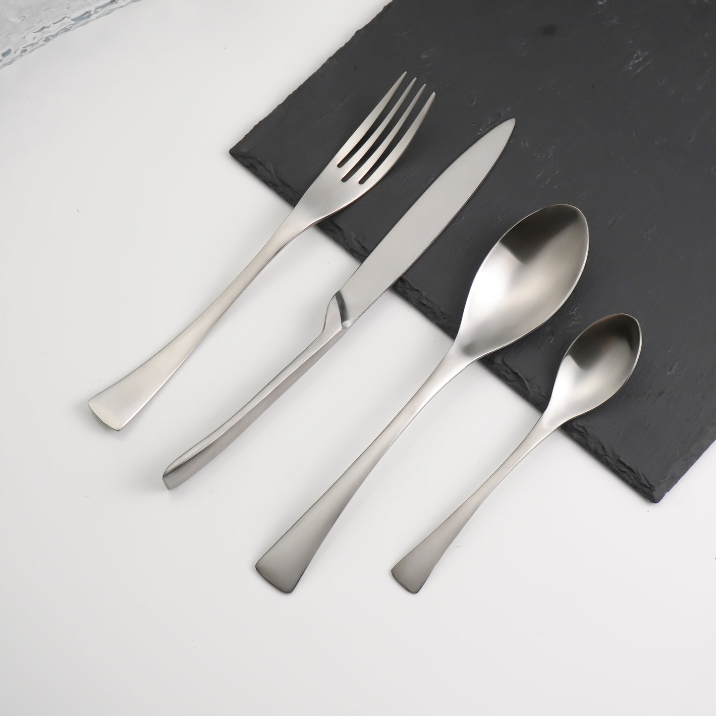 Arco Cutlery Set